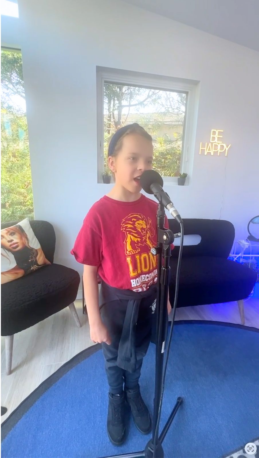Leni — singing lesson, Studio C